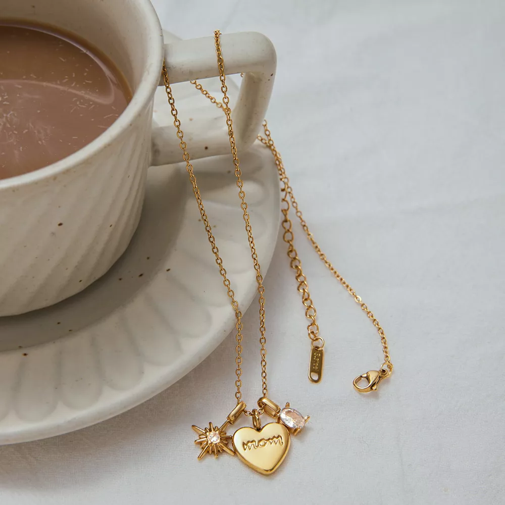 18K Gold-Plated 'Mom' Heart Necklace, image 6