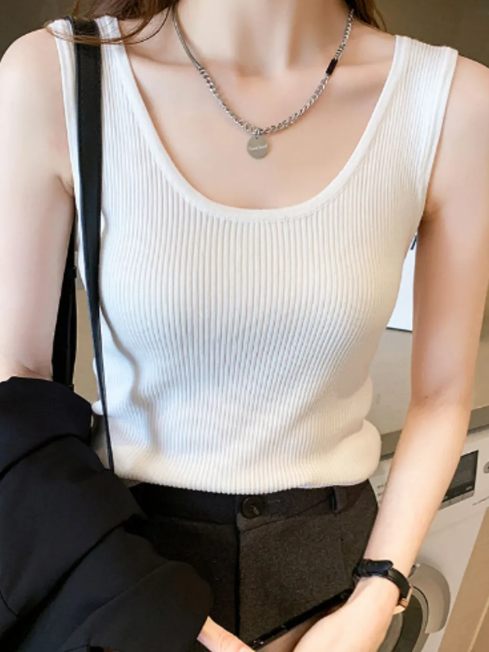 Plus Size Ribbed Scoop Neck Tank, image 8
