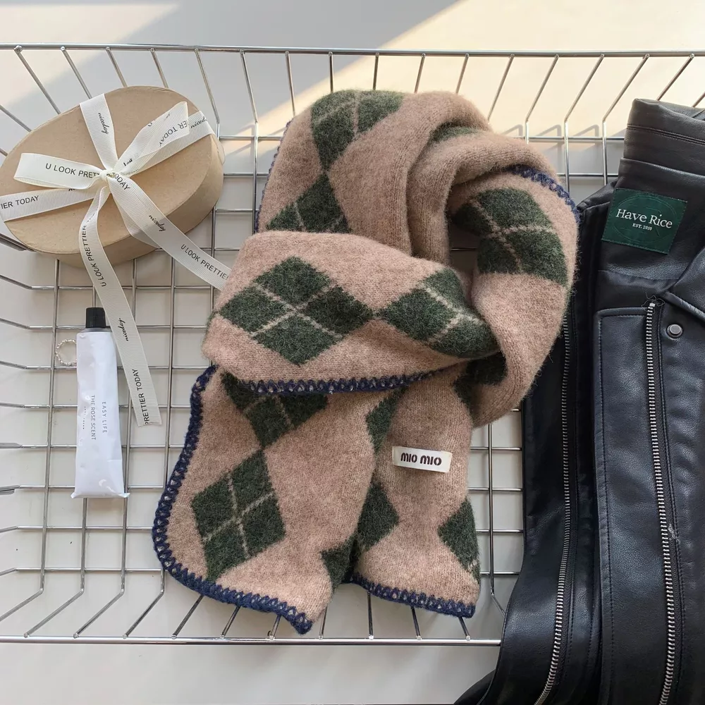 Argyle Pattern Warm Scarf, image 5
