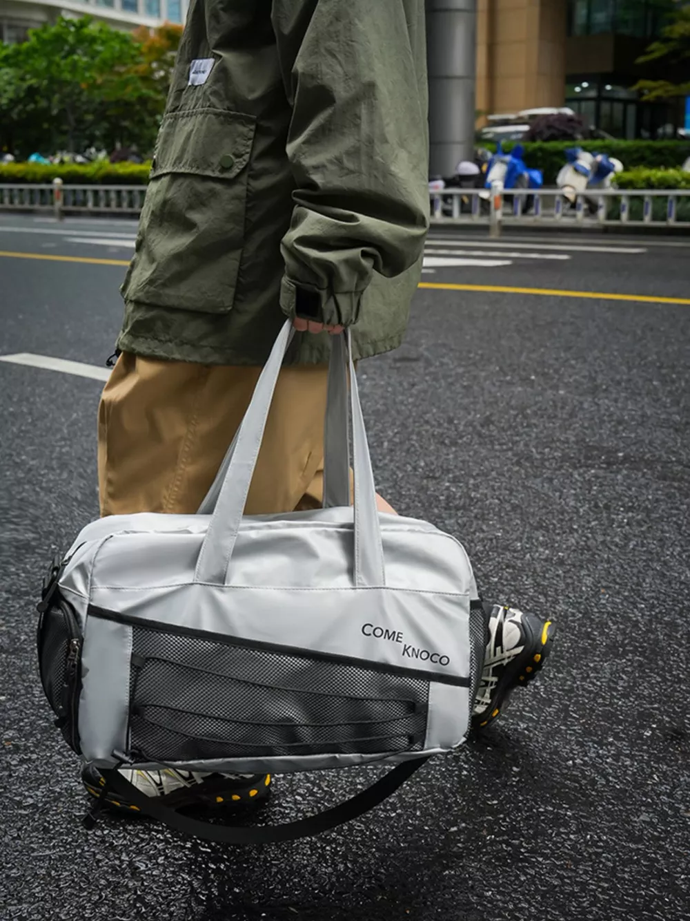 Lightweight Duffel Bag with Mesh Pockets, image 3