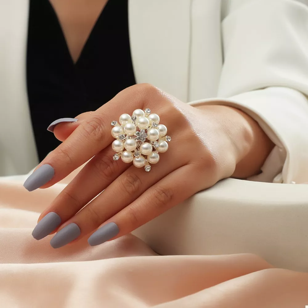 Pearl Cluster Ring, image 12