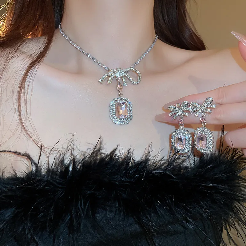 Alloy Crystal Geometric Pendant Necklace, image 6