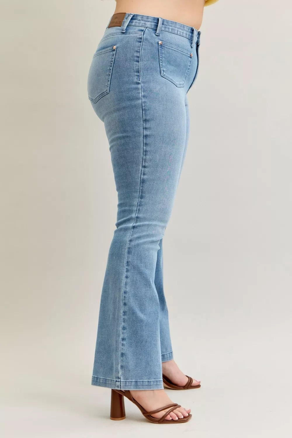 Full Size Mid Rise Bootcut Jeans with Contrast Wash & Front Patch Pockets Plus Size, image 5