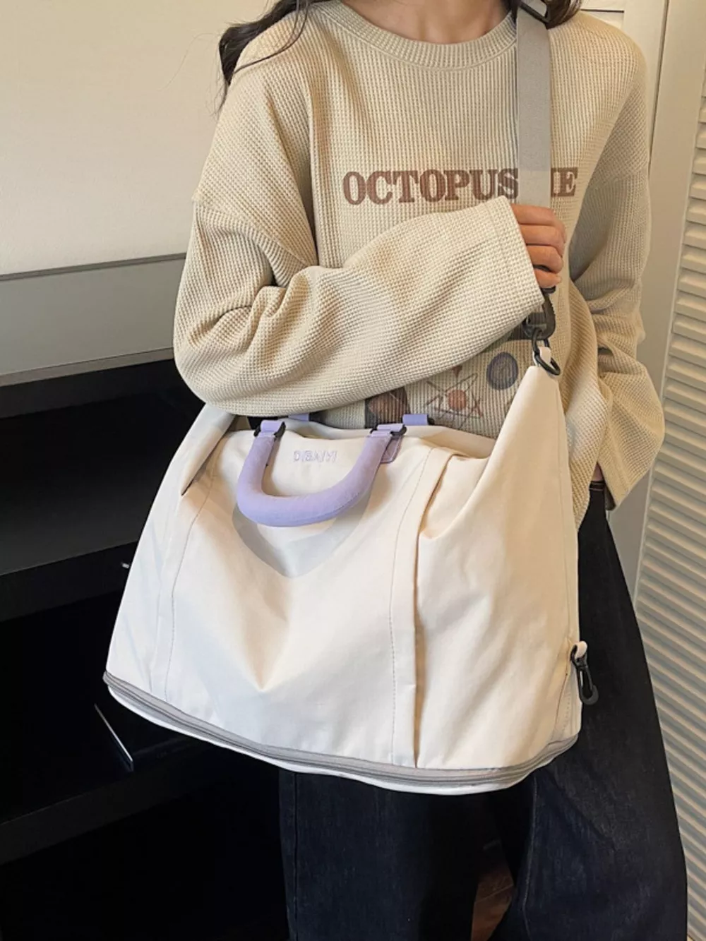 Lightweight Nylon Travel Bag, image 5
