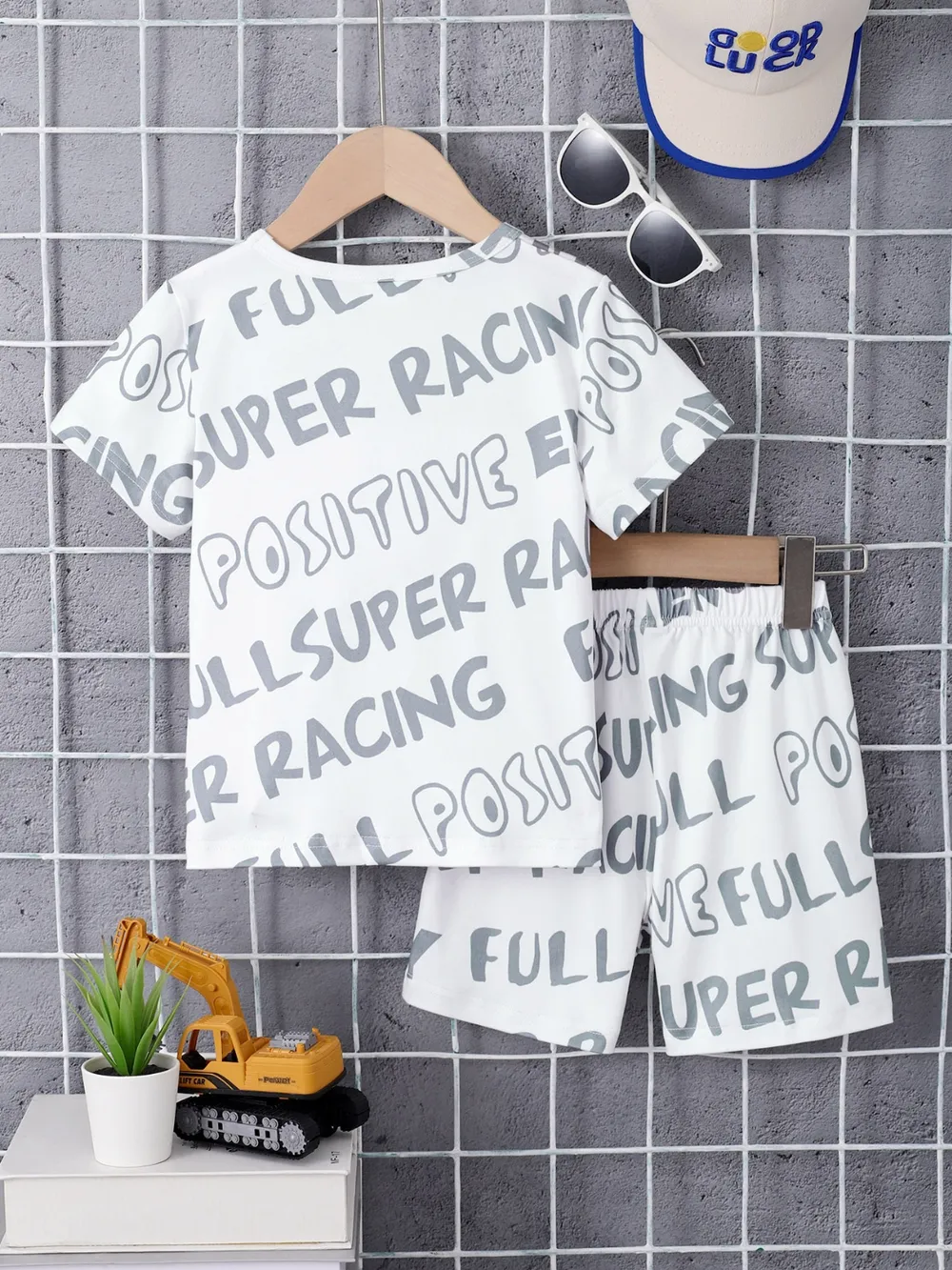 Children's Round Neck Cartoon Graphic T-Shirt and Shorts Set, image 2