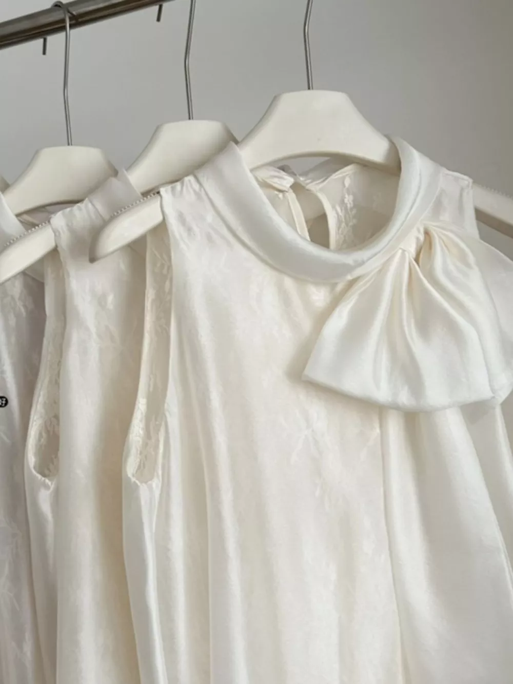 Bow Chiffon Sleeveless Top, image 4