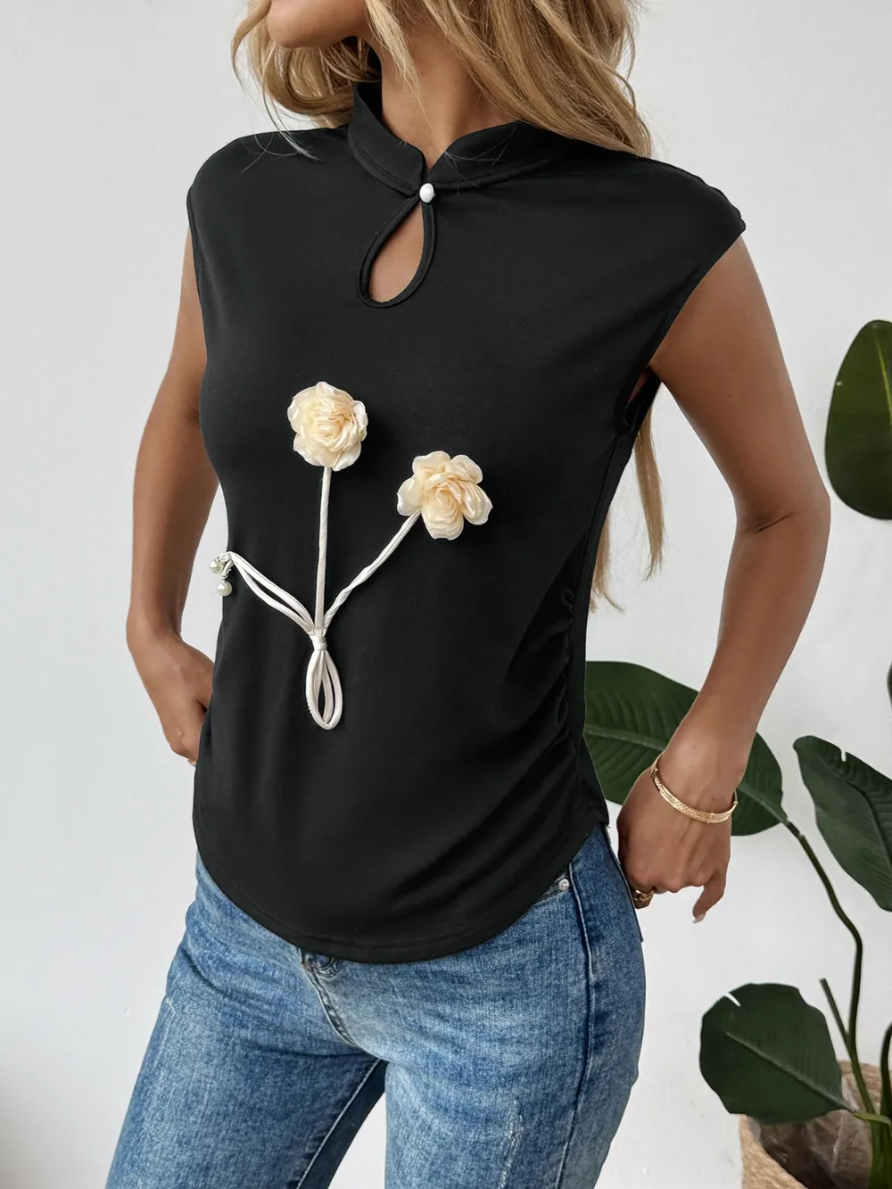 Floral Applique Keyhole Sleeveless Top, image 5