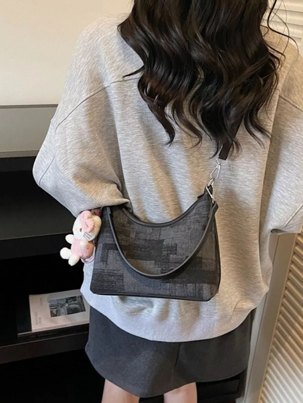 Adjustable Strap Shoulder Bag, image 3