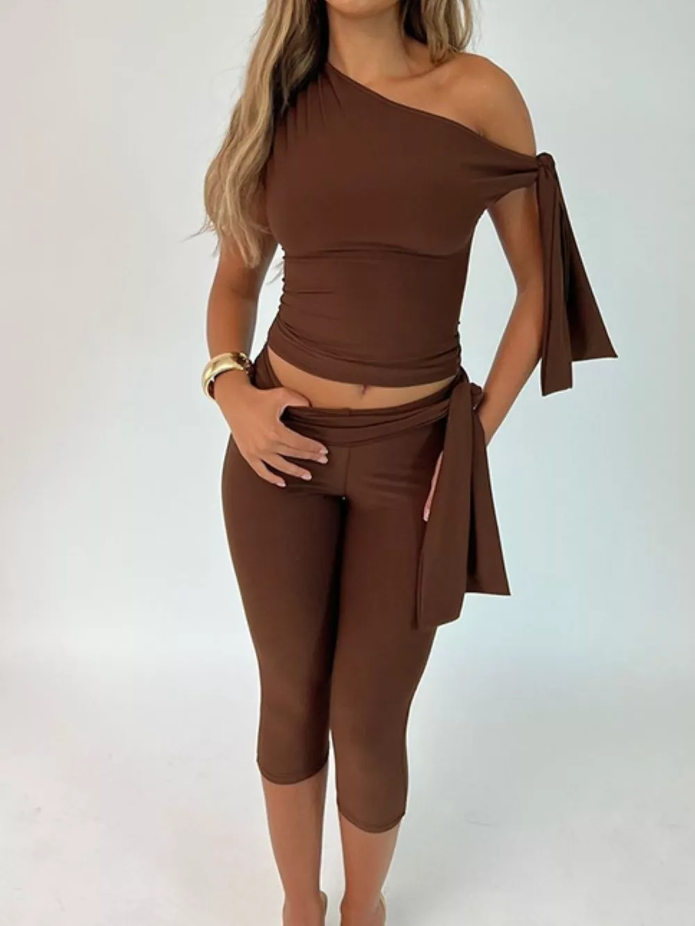 Tied One Shoulder Top and Capris Set, image 9