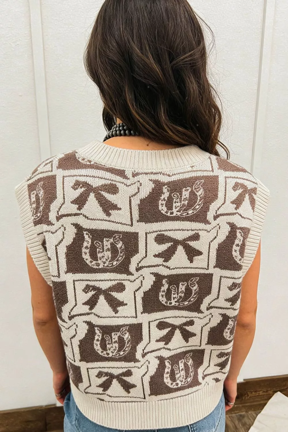 Western Horseshoe Bow Pattern Button Front Sleeveless Knit Sweater, image 3
