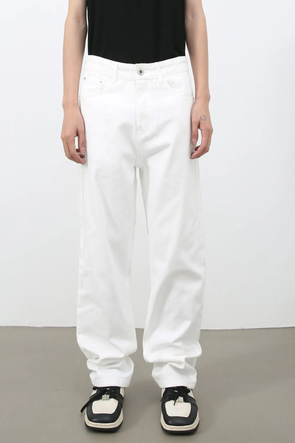 Men's Mid Rise Jeans with Pockets