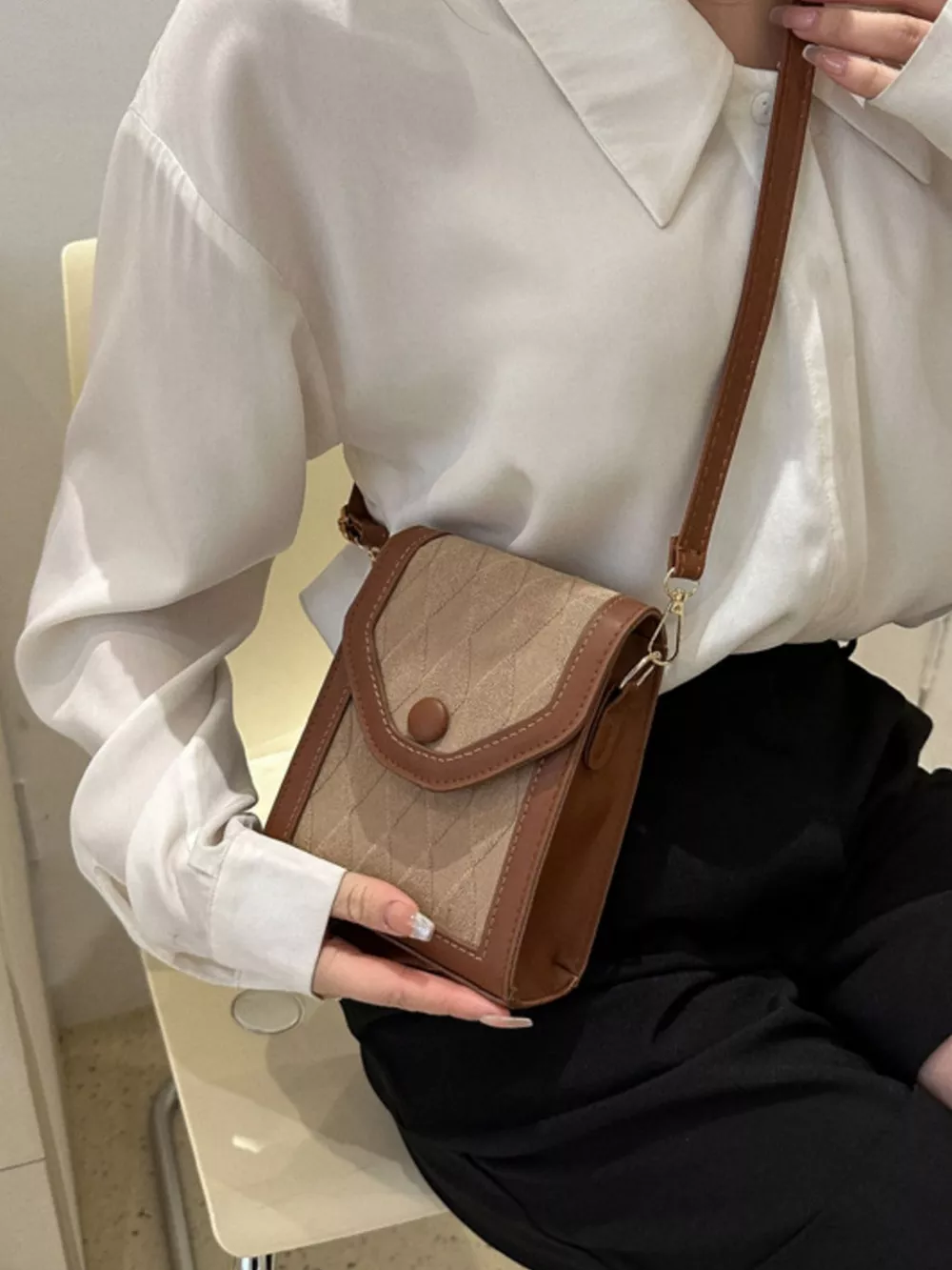 Adjustable Strap Flap Crossbody Bag, image 3