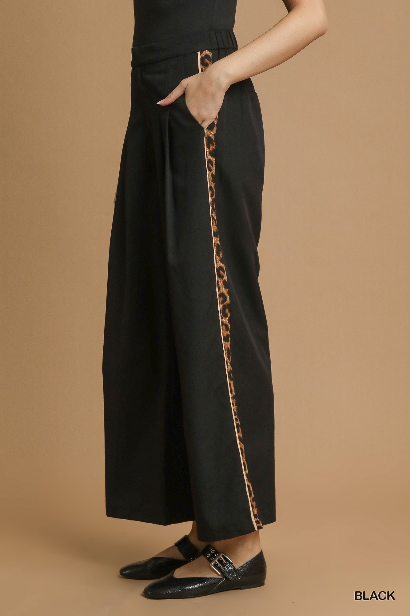 Front Pleated Wide-Leg Pants with Contrast Trim, image 2