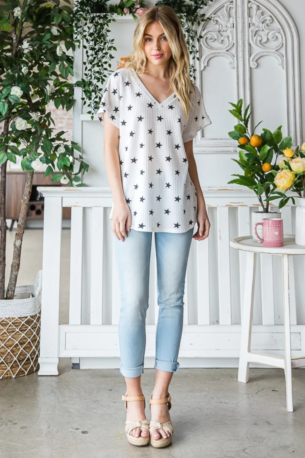 Full Size Star Print Short Sleeve V-Neck Waffle Knit T-Shirt, image 7