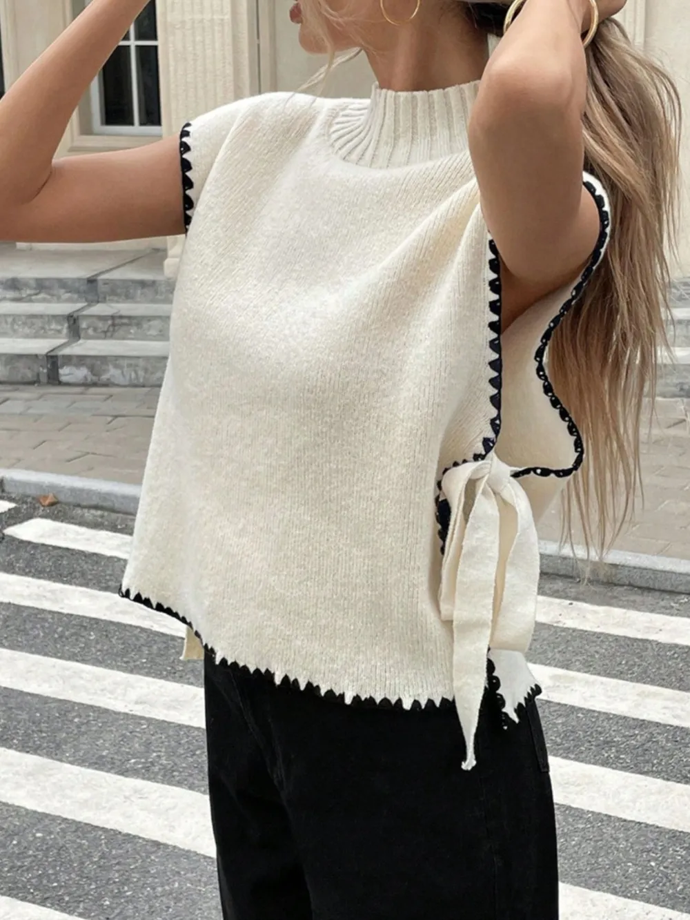 Ribbed Turtleneck Sweater Vest with Contrast Trim, image 3