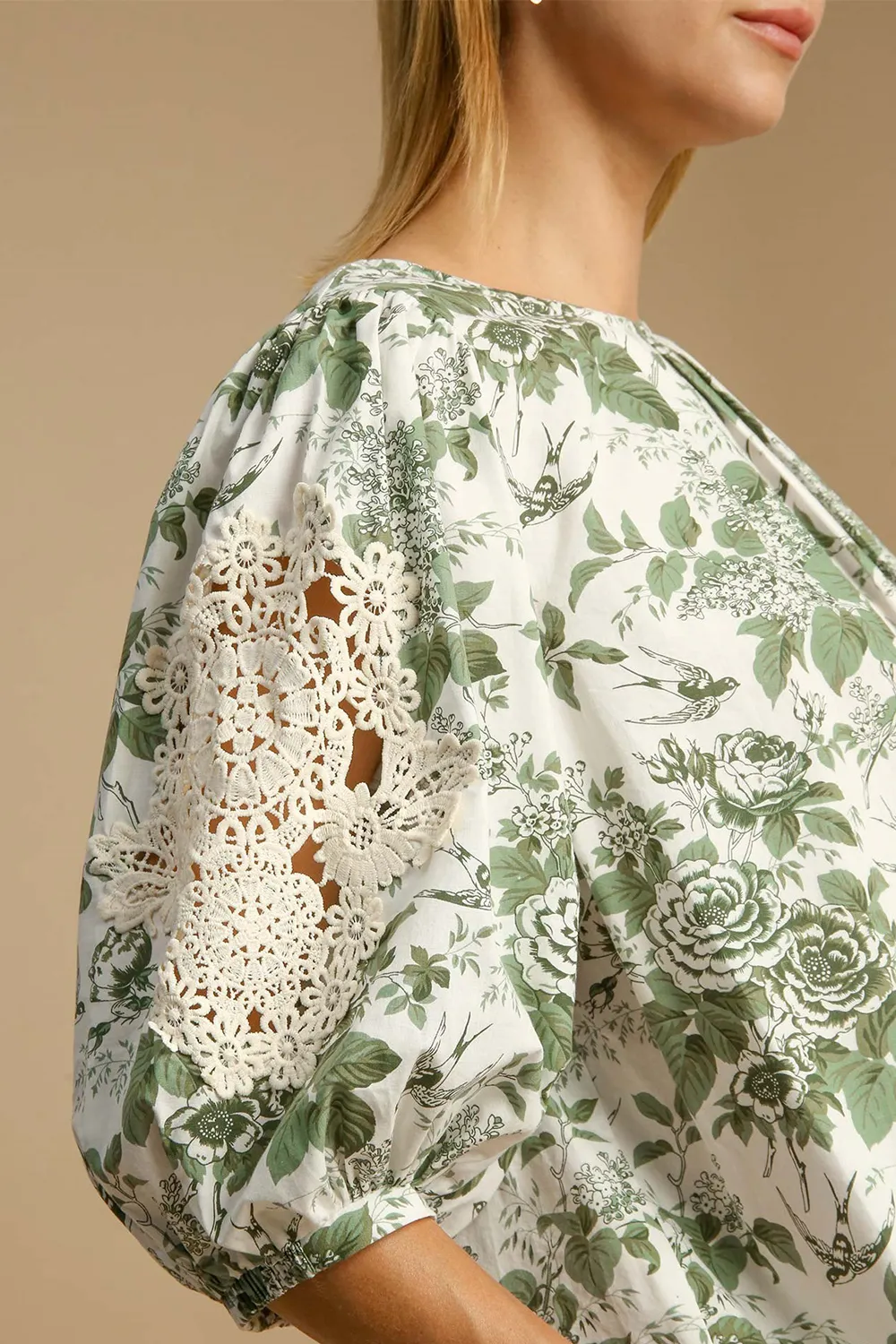 Floral Pleated Detail Lace Trim Sleeve Blouse, image 3