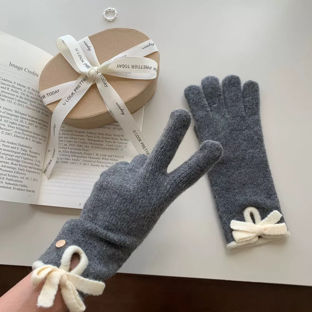 Bow-Decorated Knit Gloves, image 7