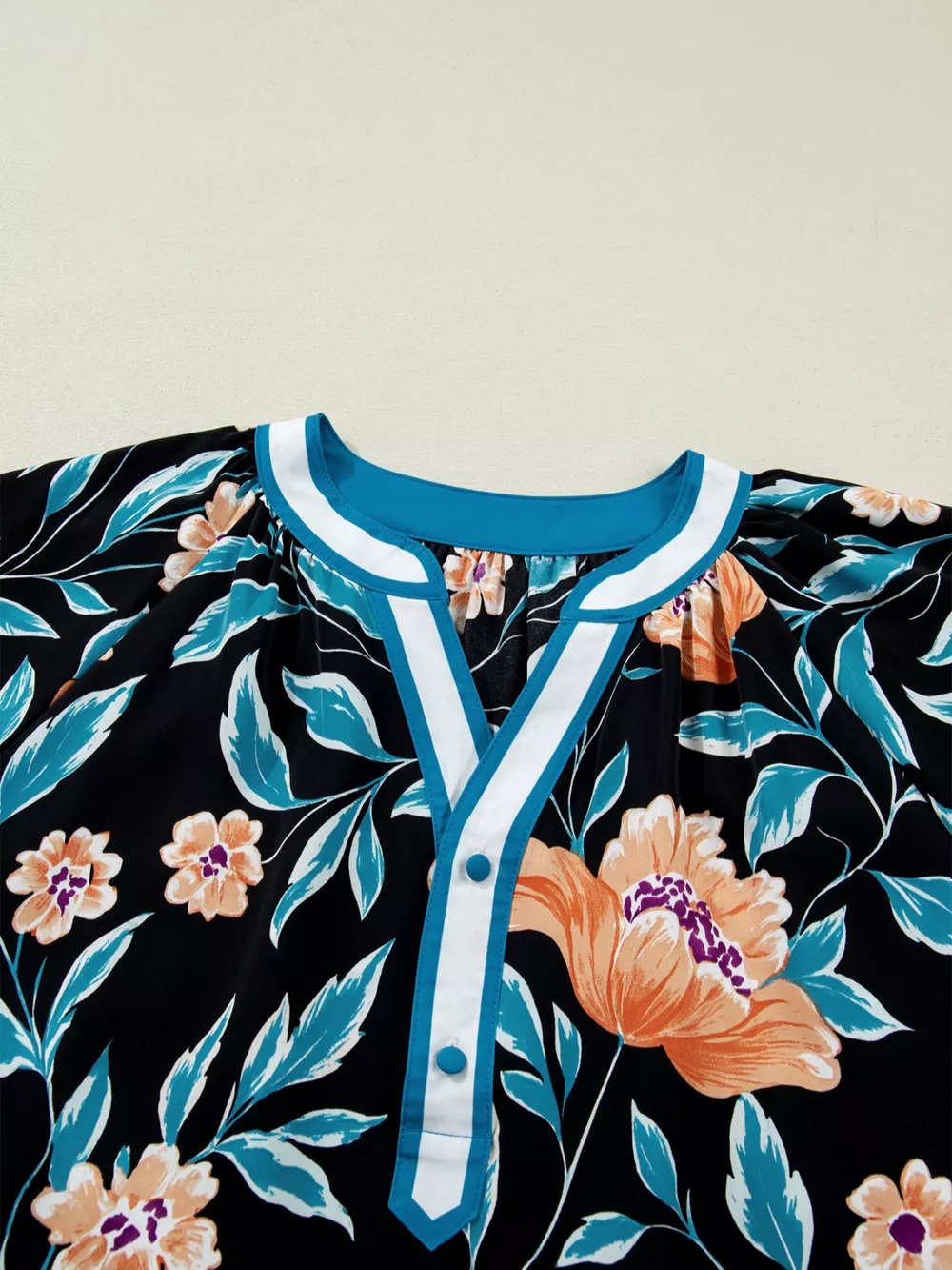 Floral Short Bubble Sleeve Buttoned Notched Neck Blouse, image 3