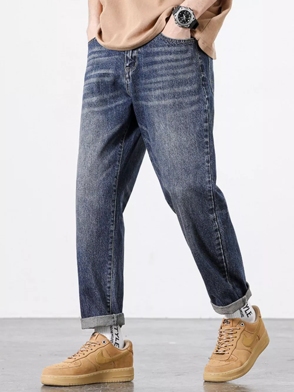 Men‘s Straight Fit Wash Jeans