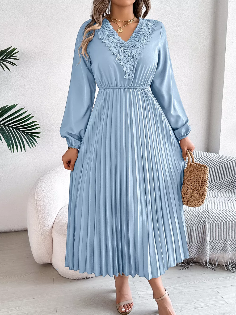 Lace Detail V-Neck Pleated Dress, image 14