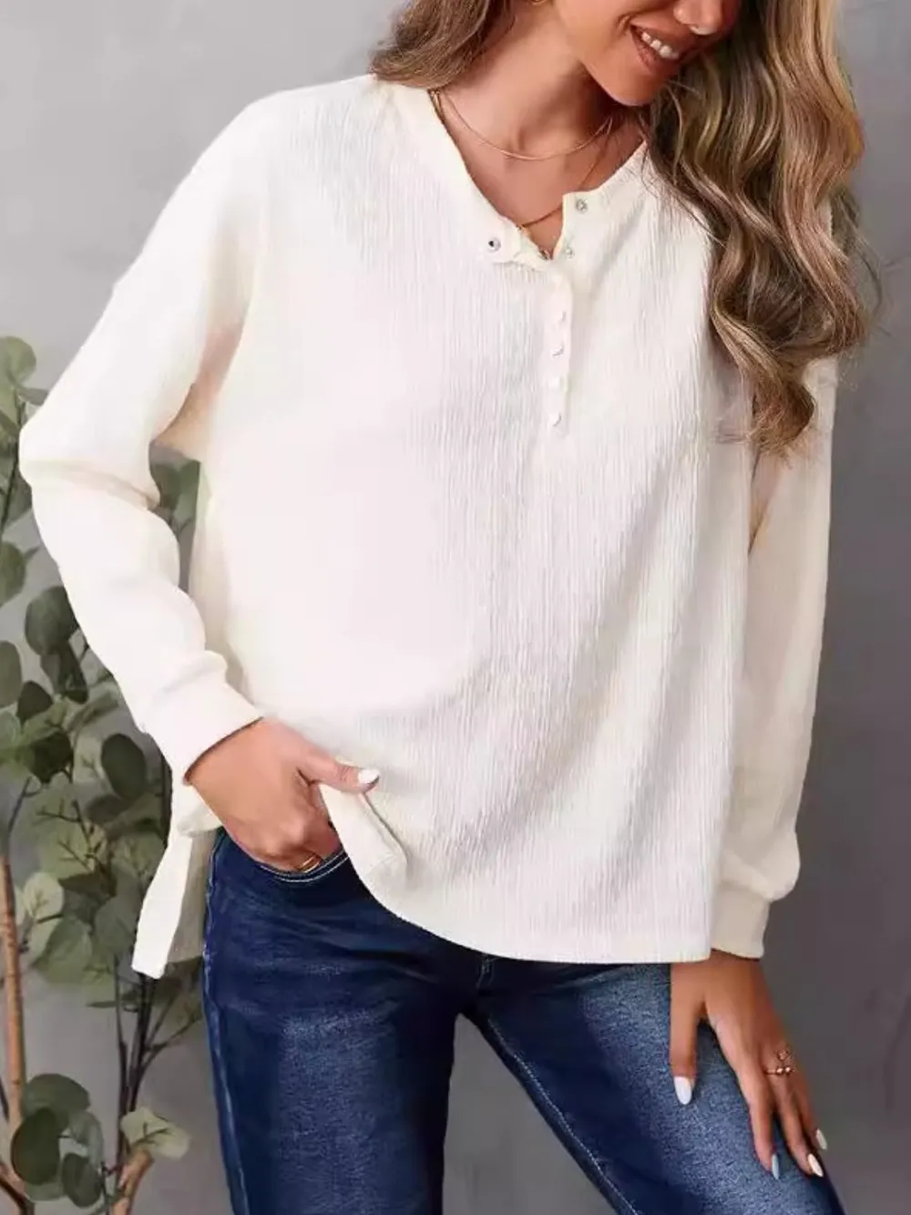 High-Low Quarter Snap Round Neck T-Shirt, image 3