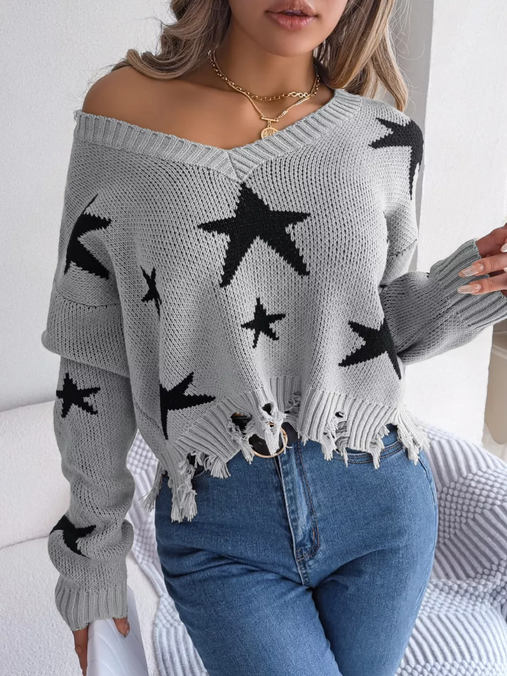 Star Pattern V-Neck Distressed Sweater, image 15