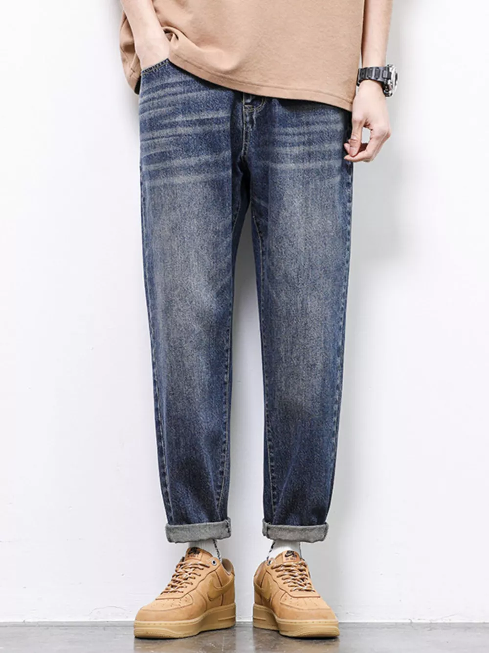 Men‘s Straight Fit Wash Jeans, image 2