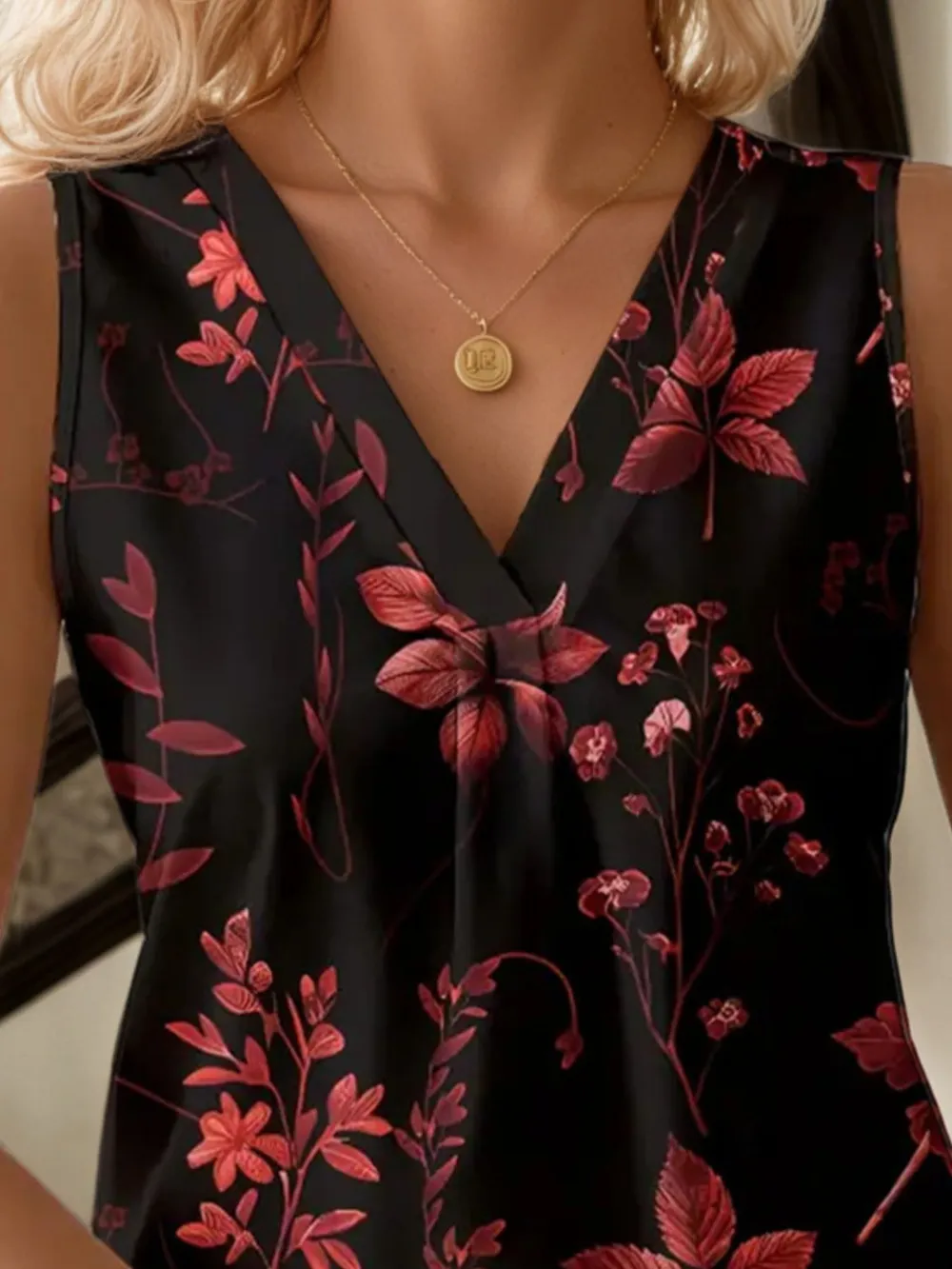 Printed V-Neck Tank, image 3