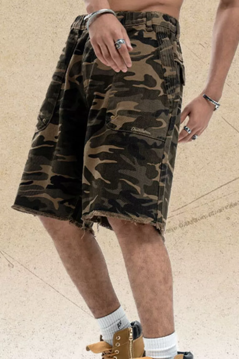 Men's Raw Hem Relaxed Fit Shorts, image 3