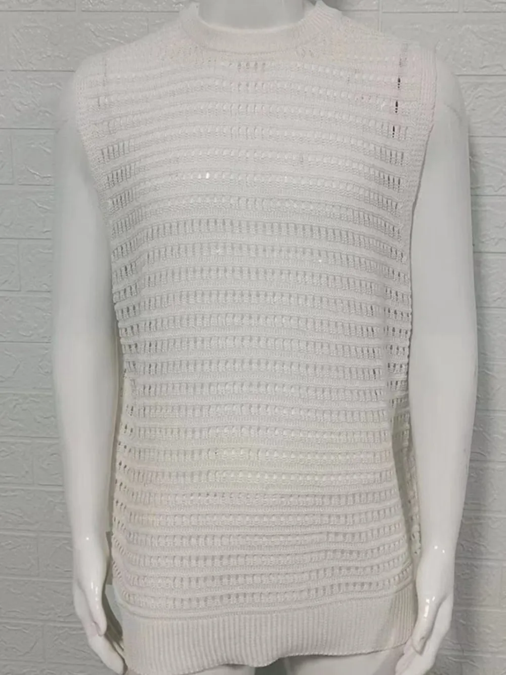Men's Round Neck Hollow Out Sleeveless Knit Top, image 4