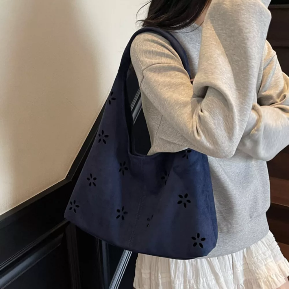 Cut-out Shoulder Bag, image 7