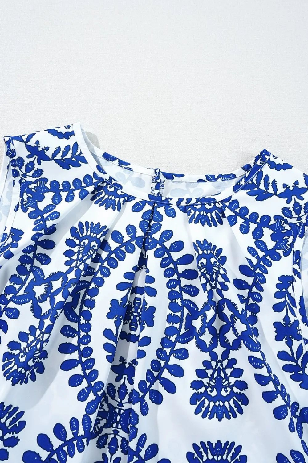 Printed Crew Neck Sleeveless Top, image 9