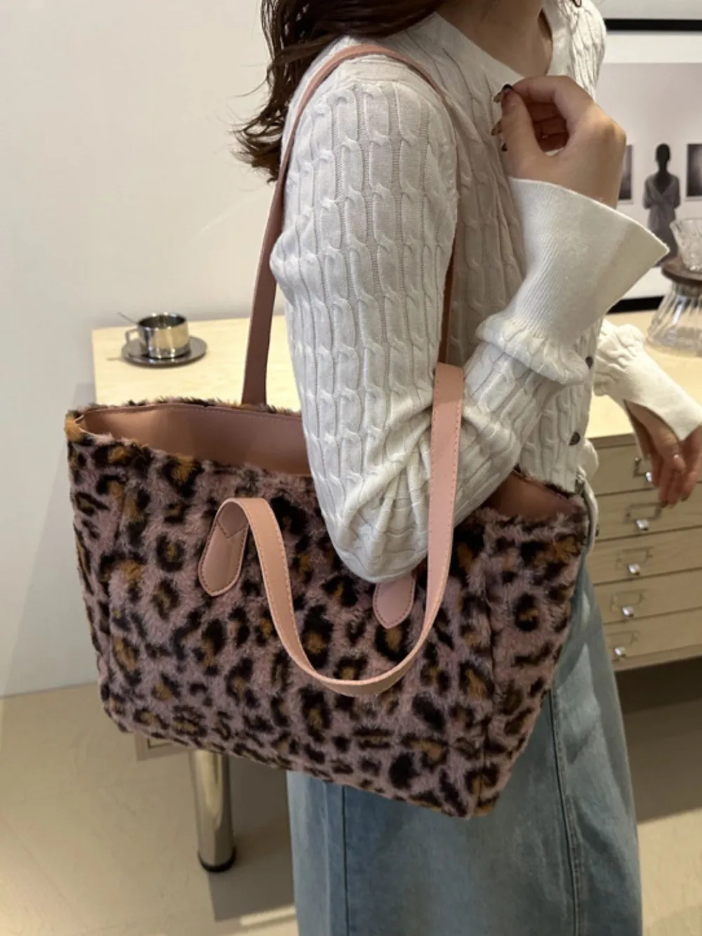 Leopard Fluff Tote Bag, image 3