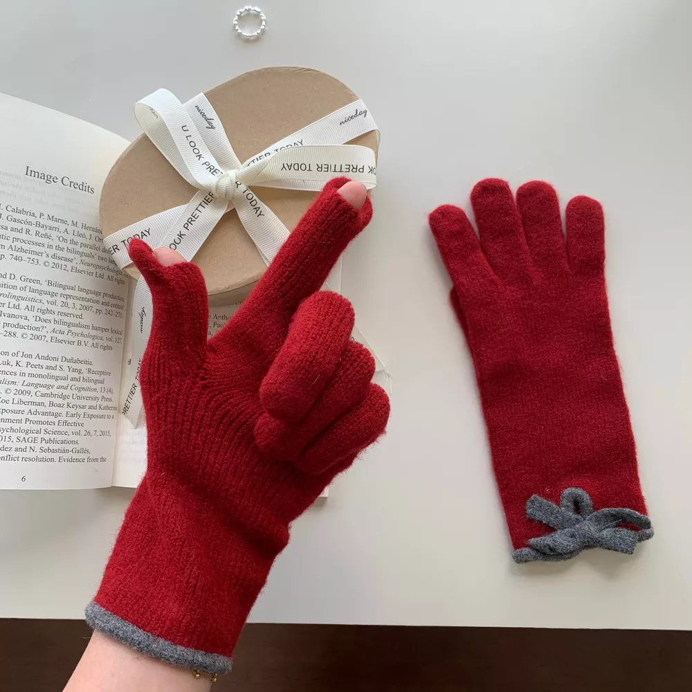 Bow-Decorated Knit Gloves, image 4