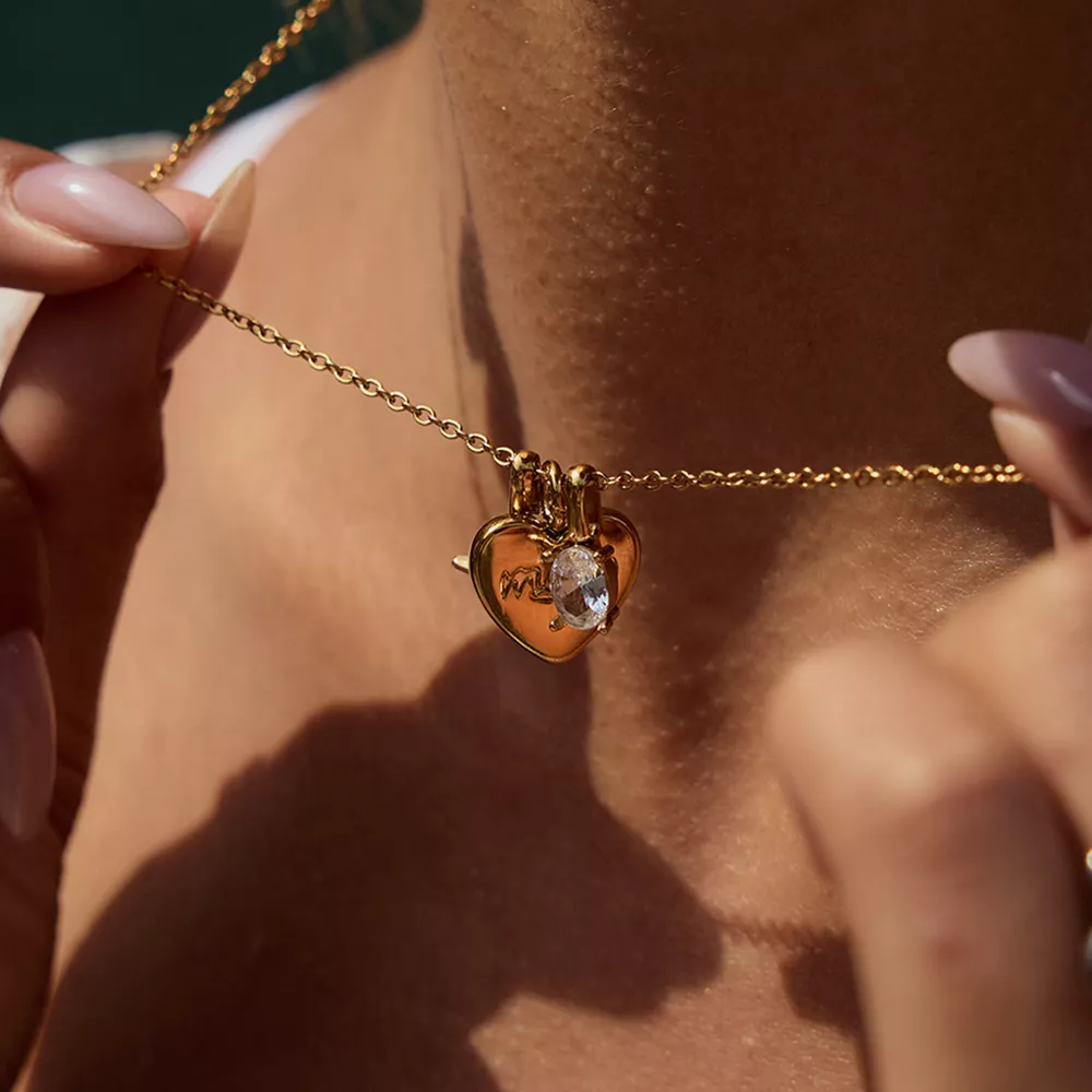 18K Gold-Plated 'Mom' Heart Necklace, image 8