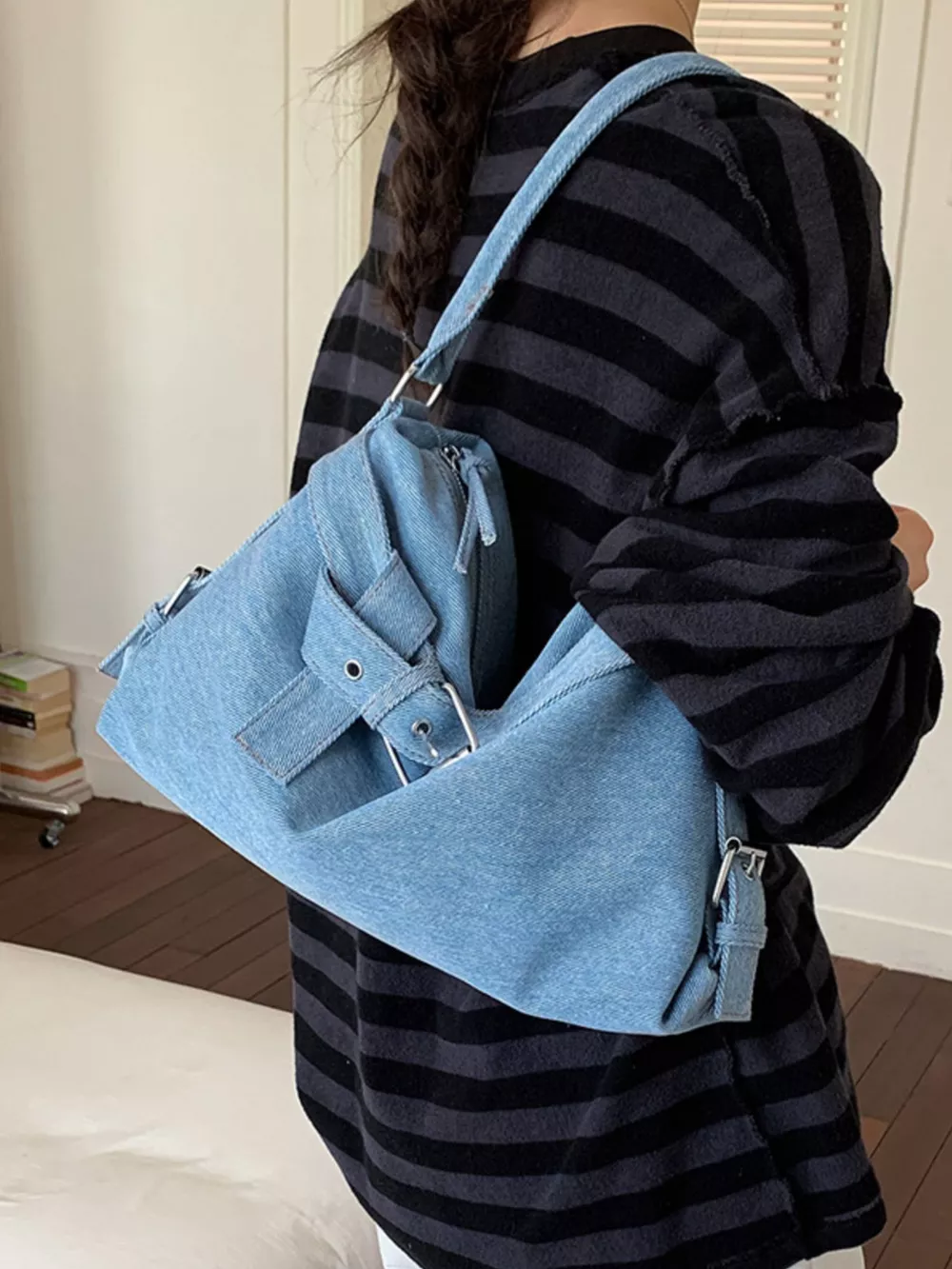 Buckle Detail Shoulder Bag, image 4