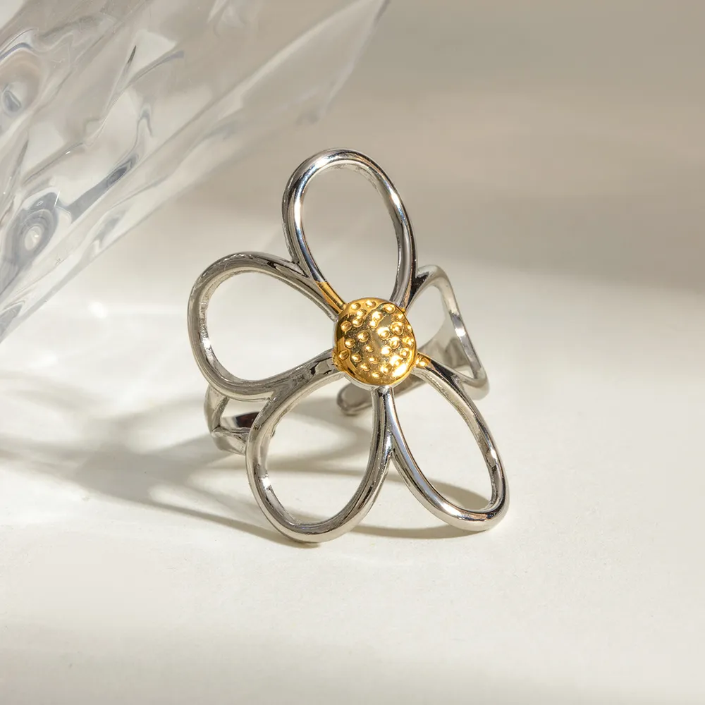 Two-Tone Daisy Flower Ring, image 3