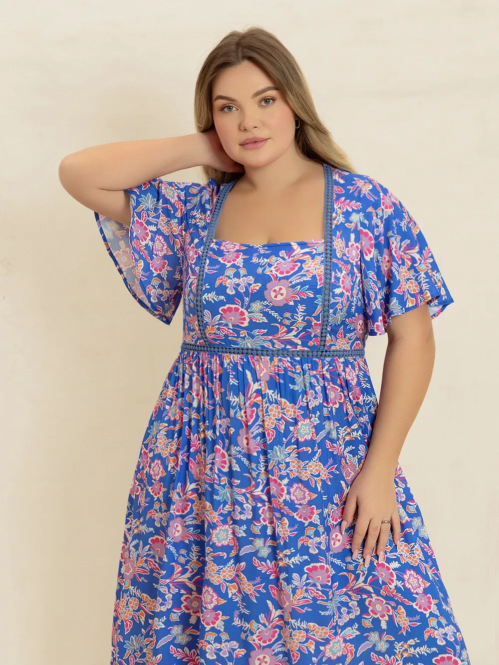 Plus Size Ruched Printed Short Sleeve Dress, image 3