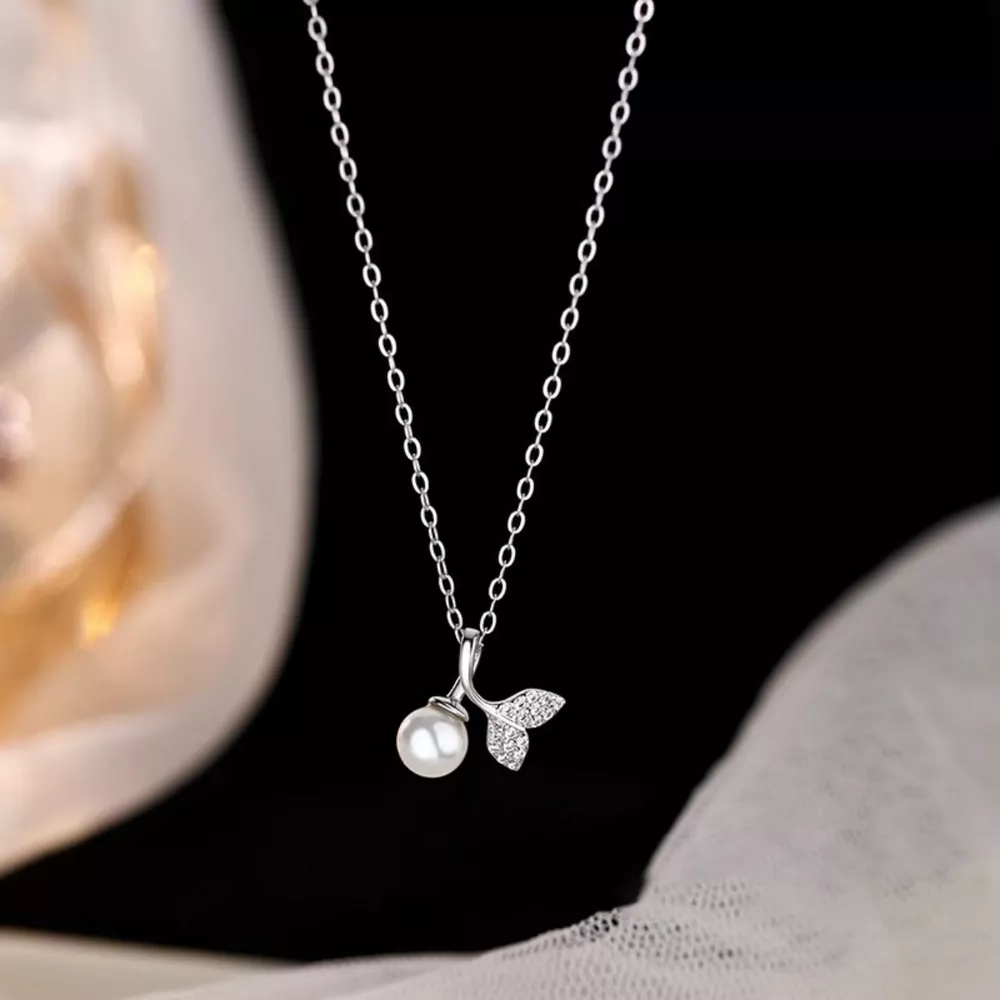 Pearl Mermaid Tail Pendant Necklace