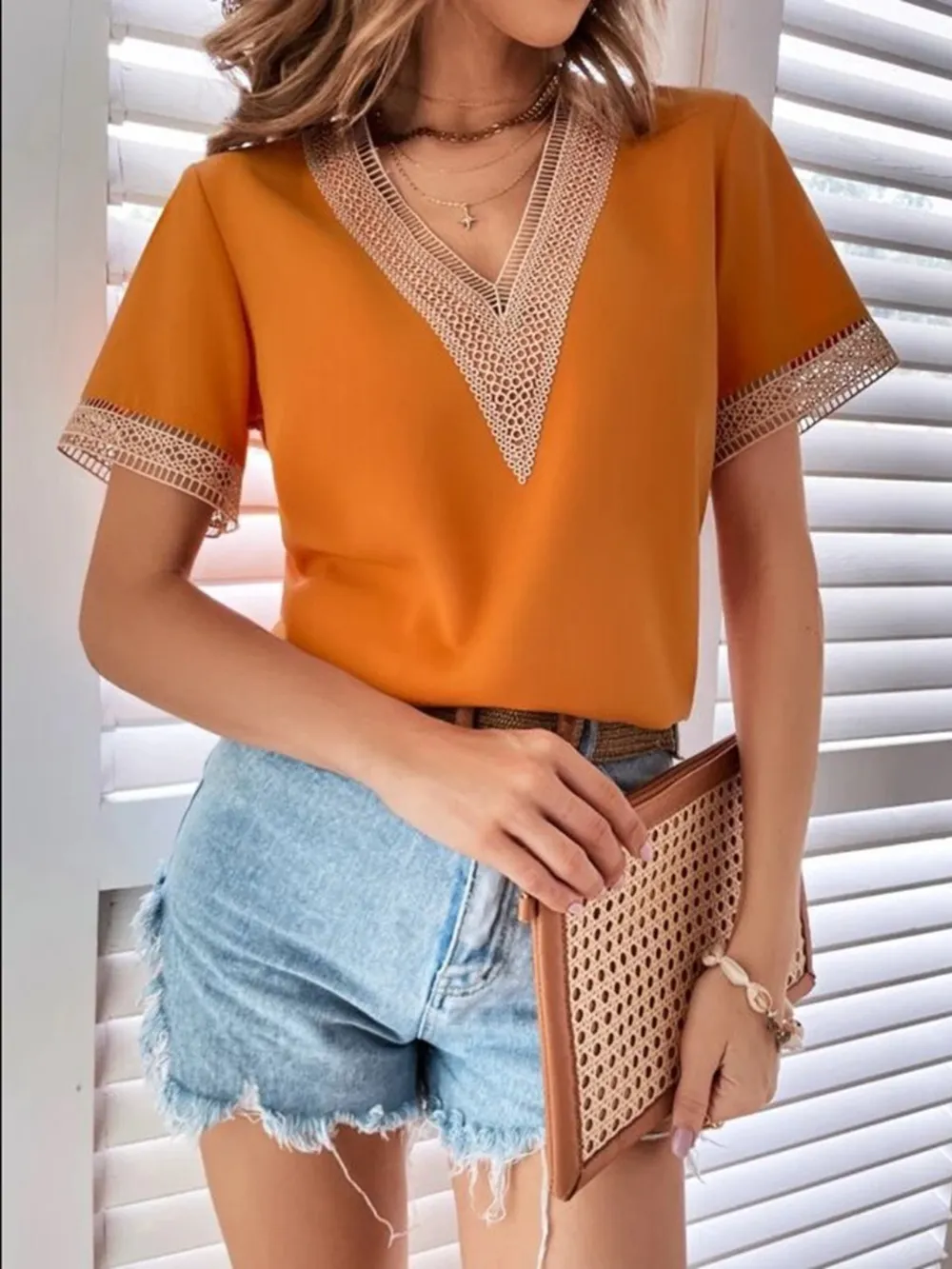 Full Size Contrast V-Neck Short Sleeve Blouse Plus Size, image 5
