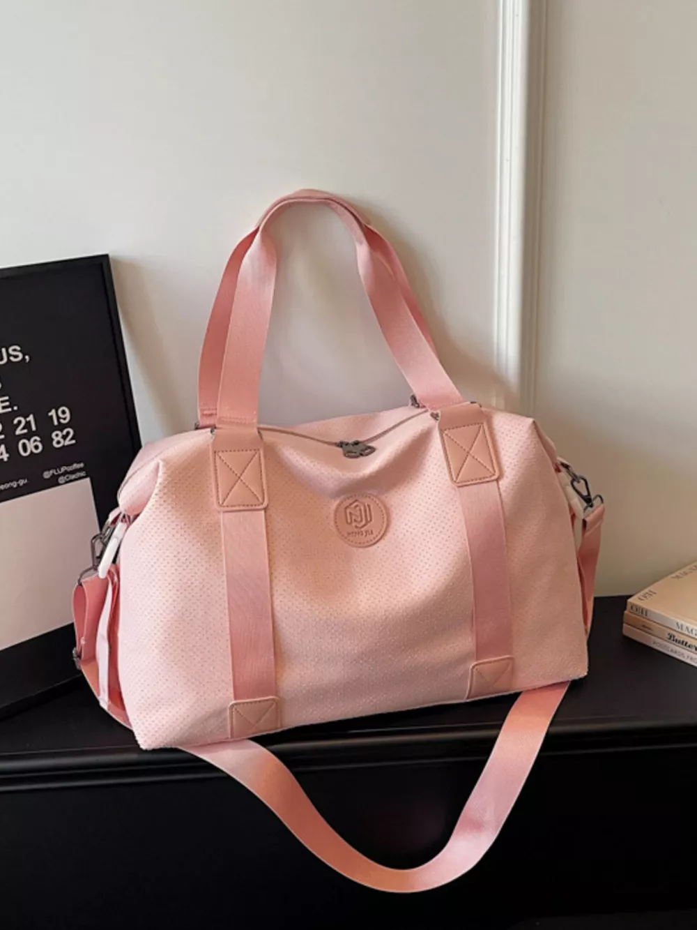 Lightweight Duffle Bag with Adjustable Strap, image 4