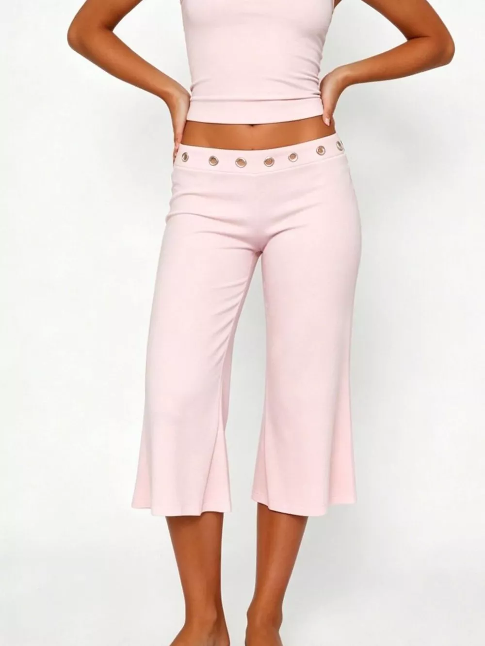 Mid Rise Capris Pants, image 25