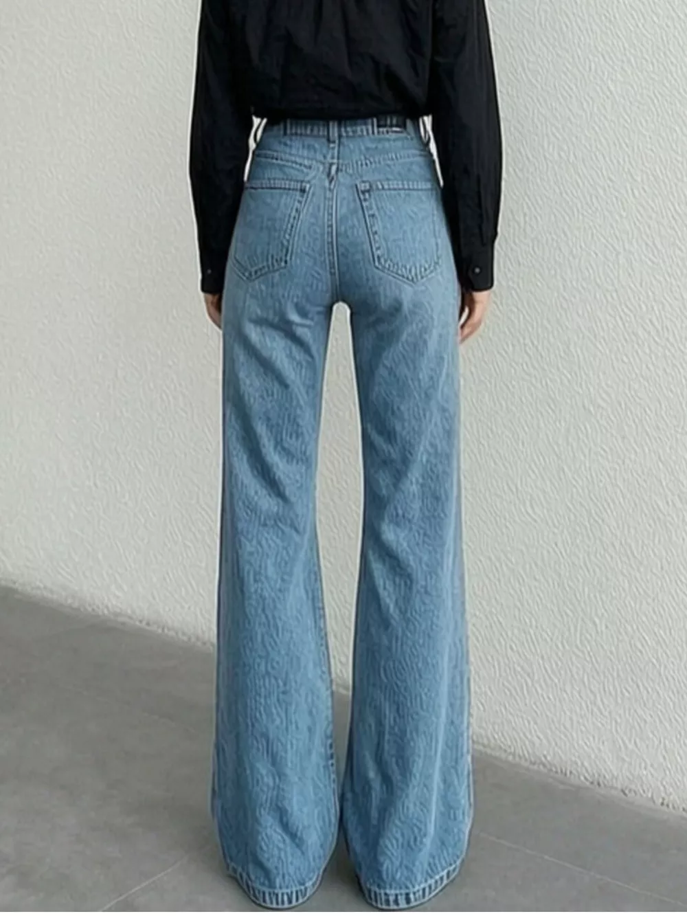 High-Waisted Bootcut Jeans, image 3