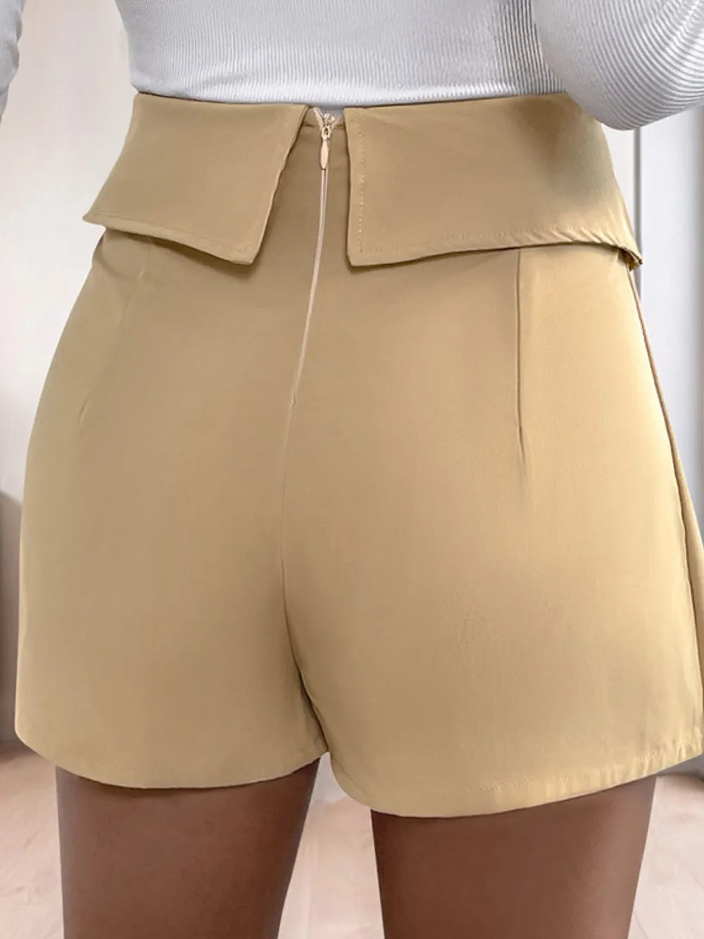 Pleated High Rise Shorts, image 4