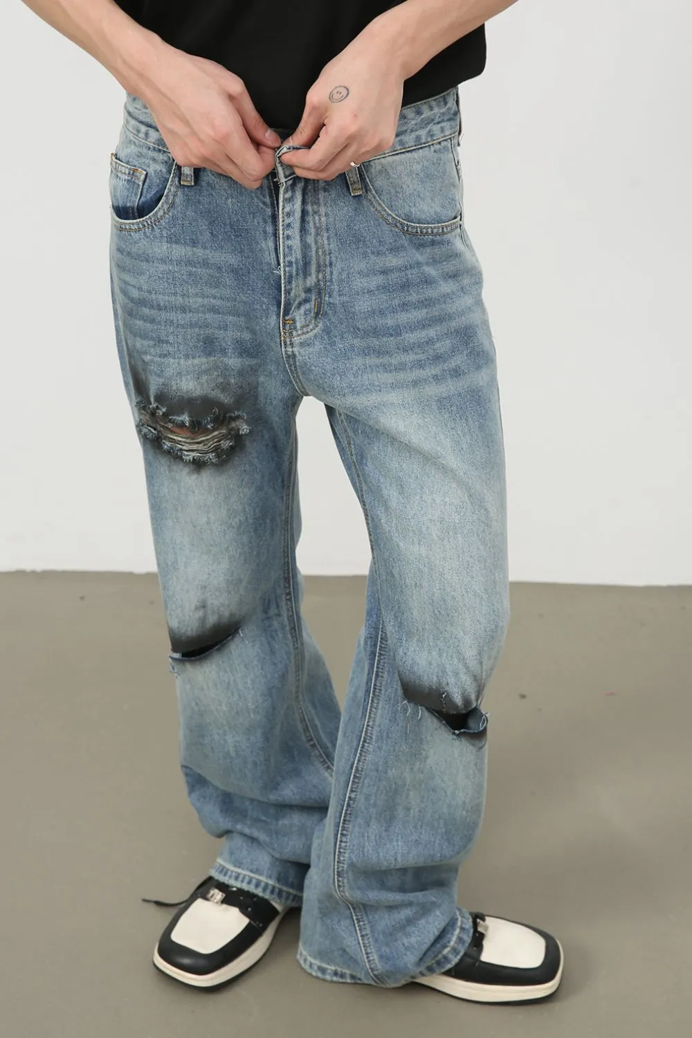 Men's Distressed Loose Fit Jeans, image 3