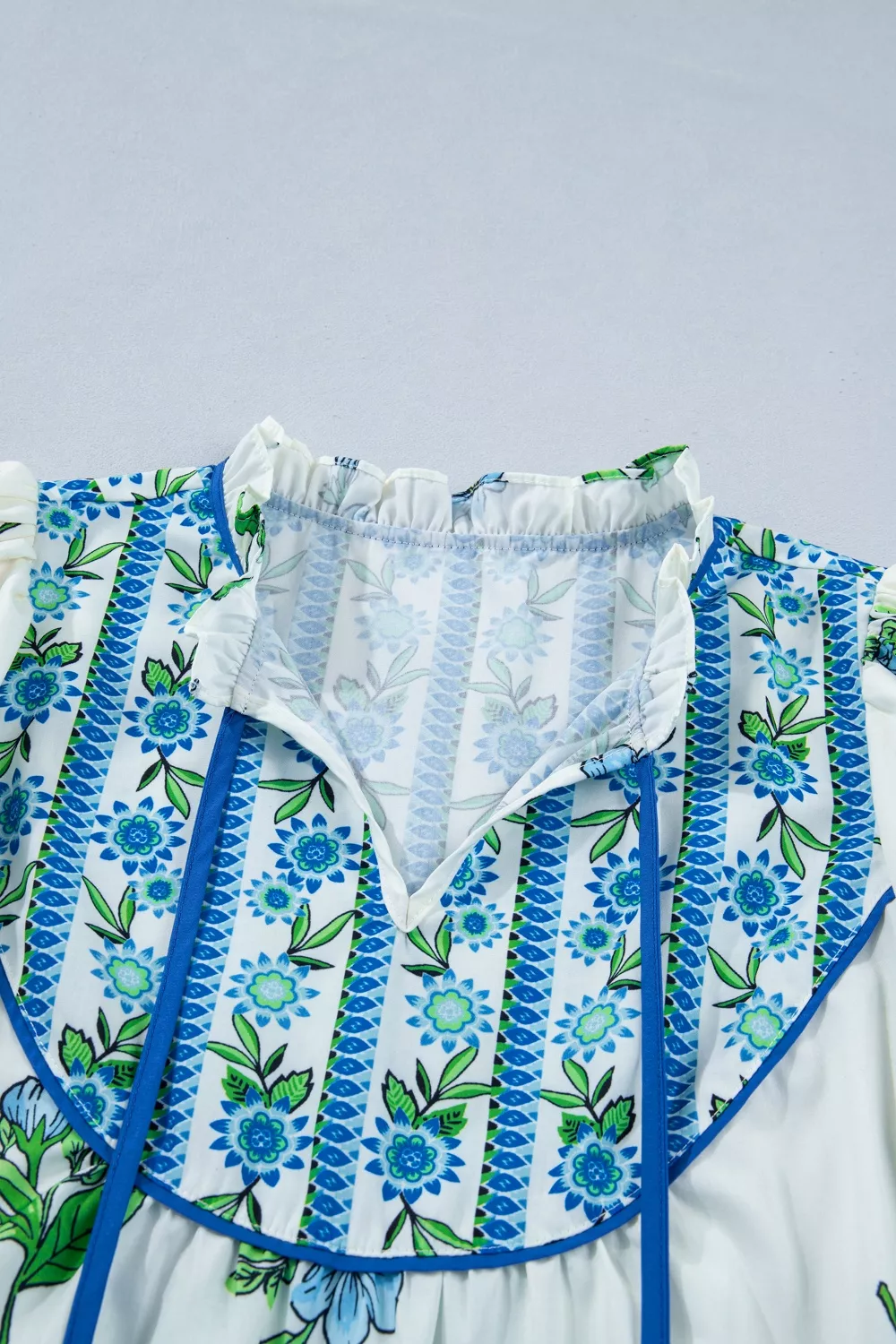 Floral Print Contrast Trim Tie Neck Blouse, image 6