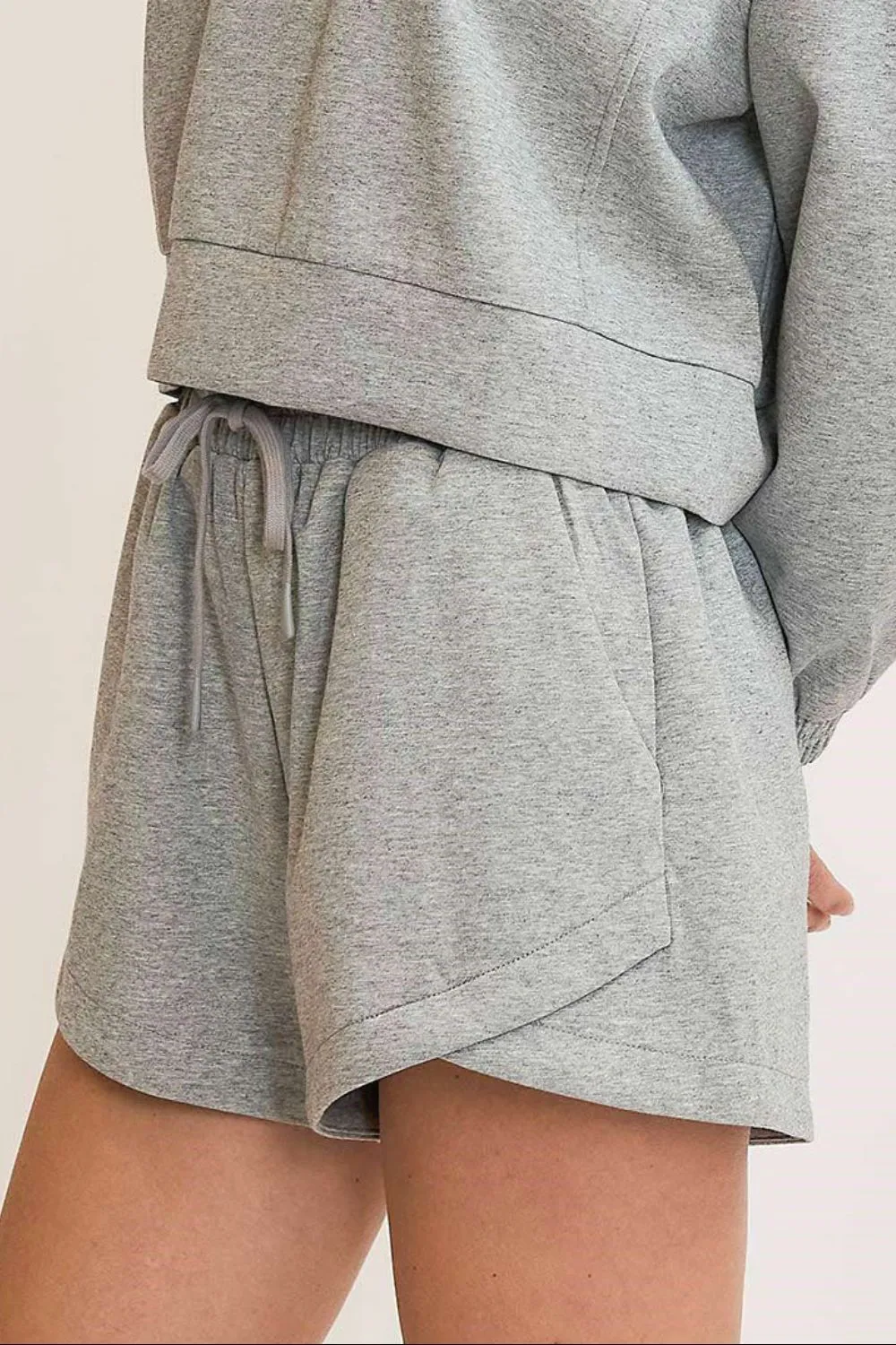 Full Size Drawstring Sweatshorts with Pockets Plus Size, image 2