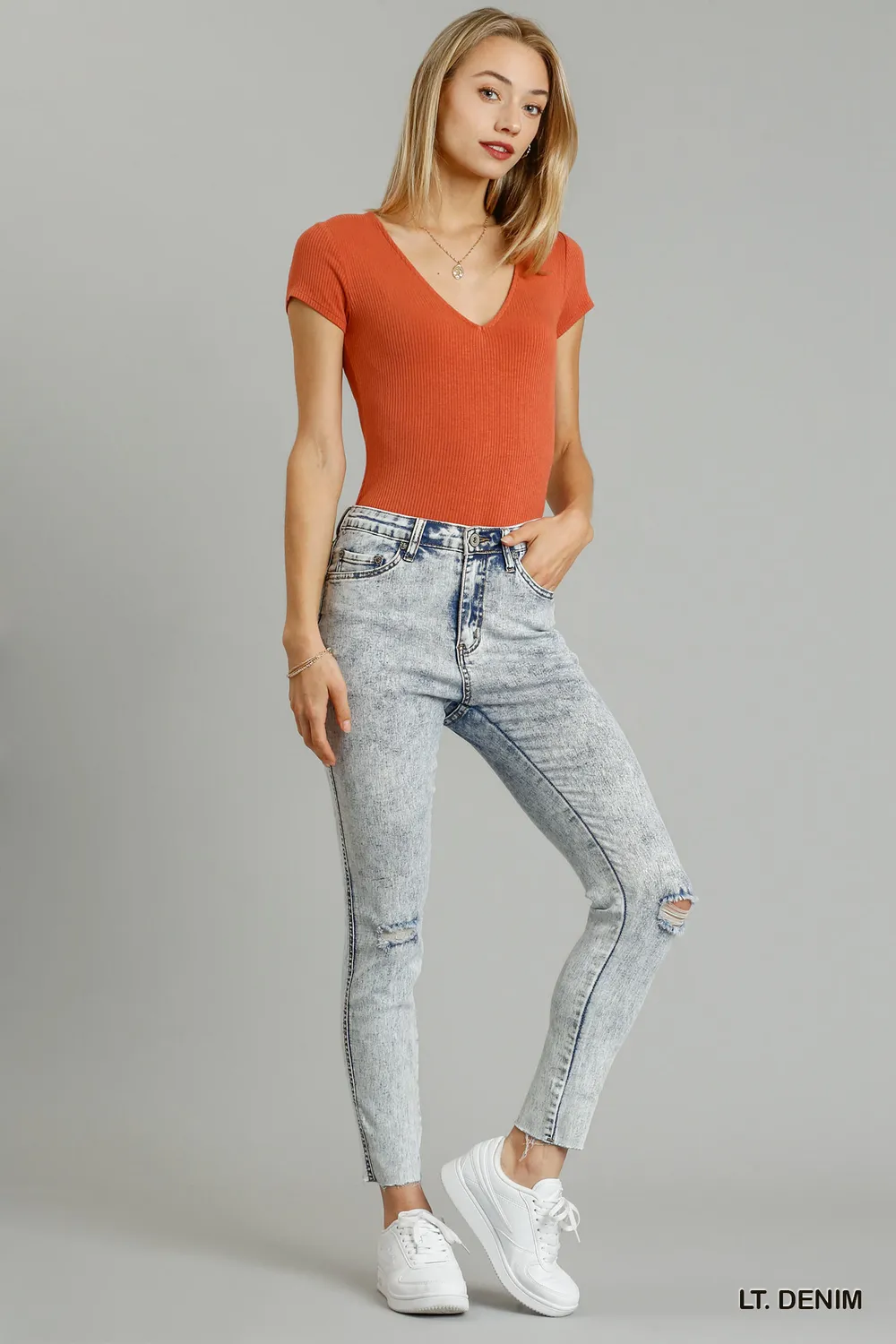 5-Pockets Distressed Detail Stretch Denim Skinny Jeans with Unfinished Hem
