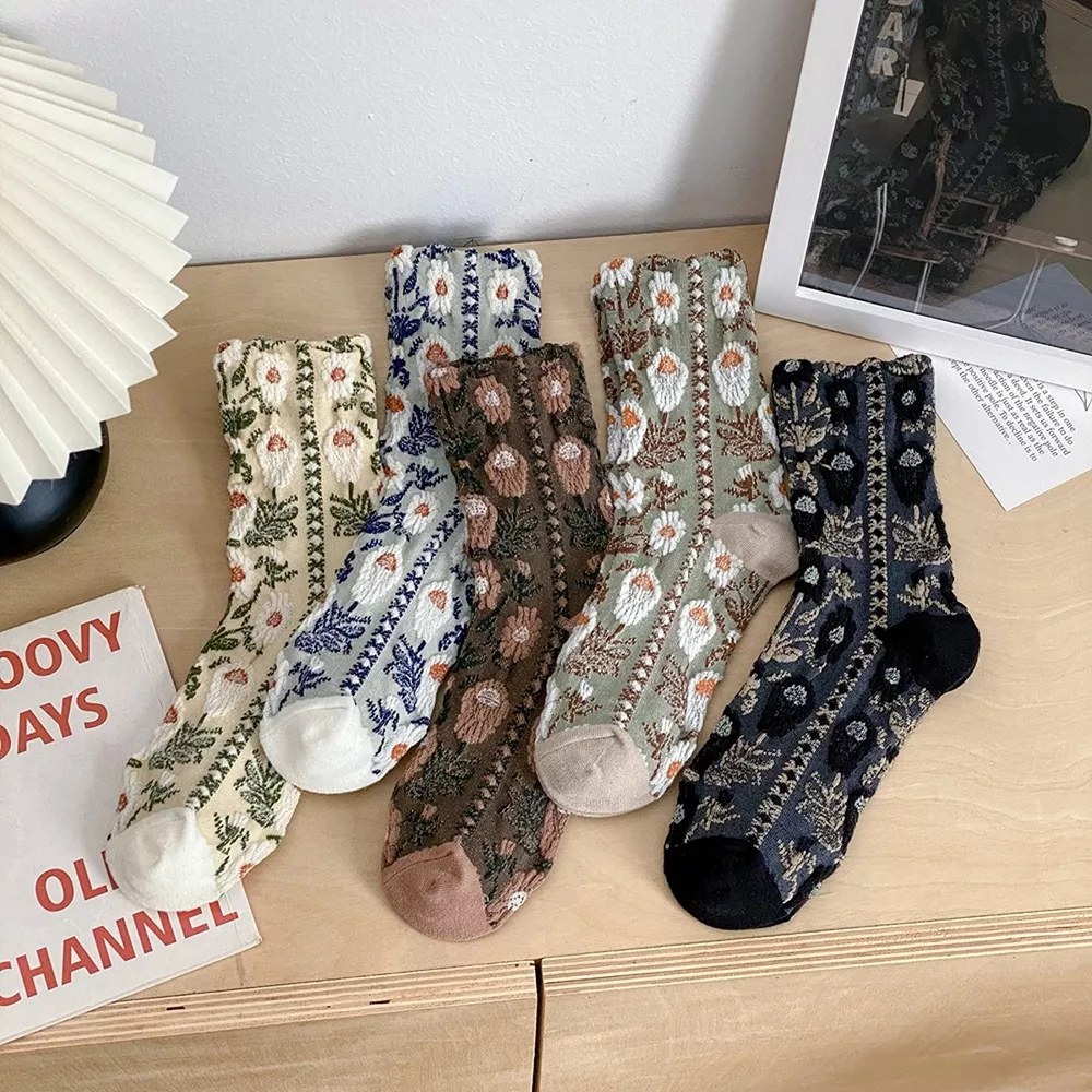 Vintage Jacquard Crew Socks, image 2