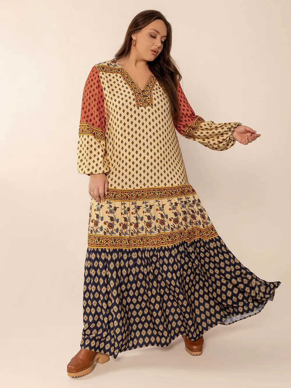 Plus Size Printed V-Neck Long Sleeve Maxi Dress, image 4